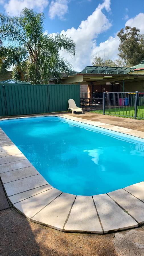Golden Peak Motel Peakhill Peak Hill Esterno foto