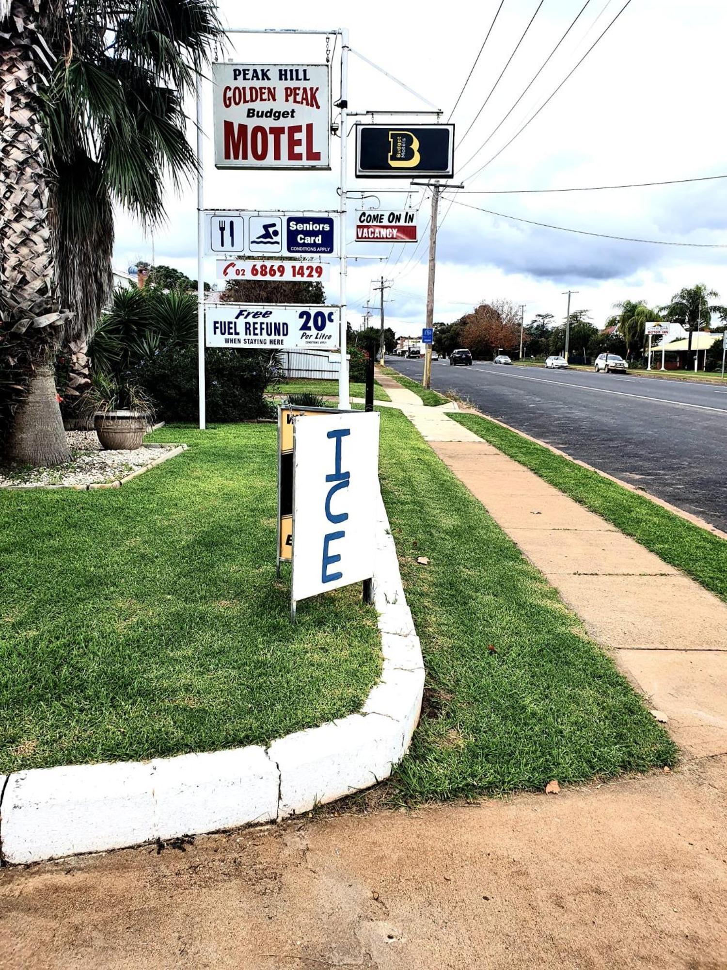 Golden Peak Motel Peakhill Peak Hill Esterno foto