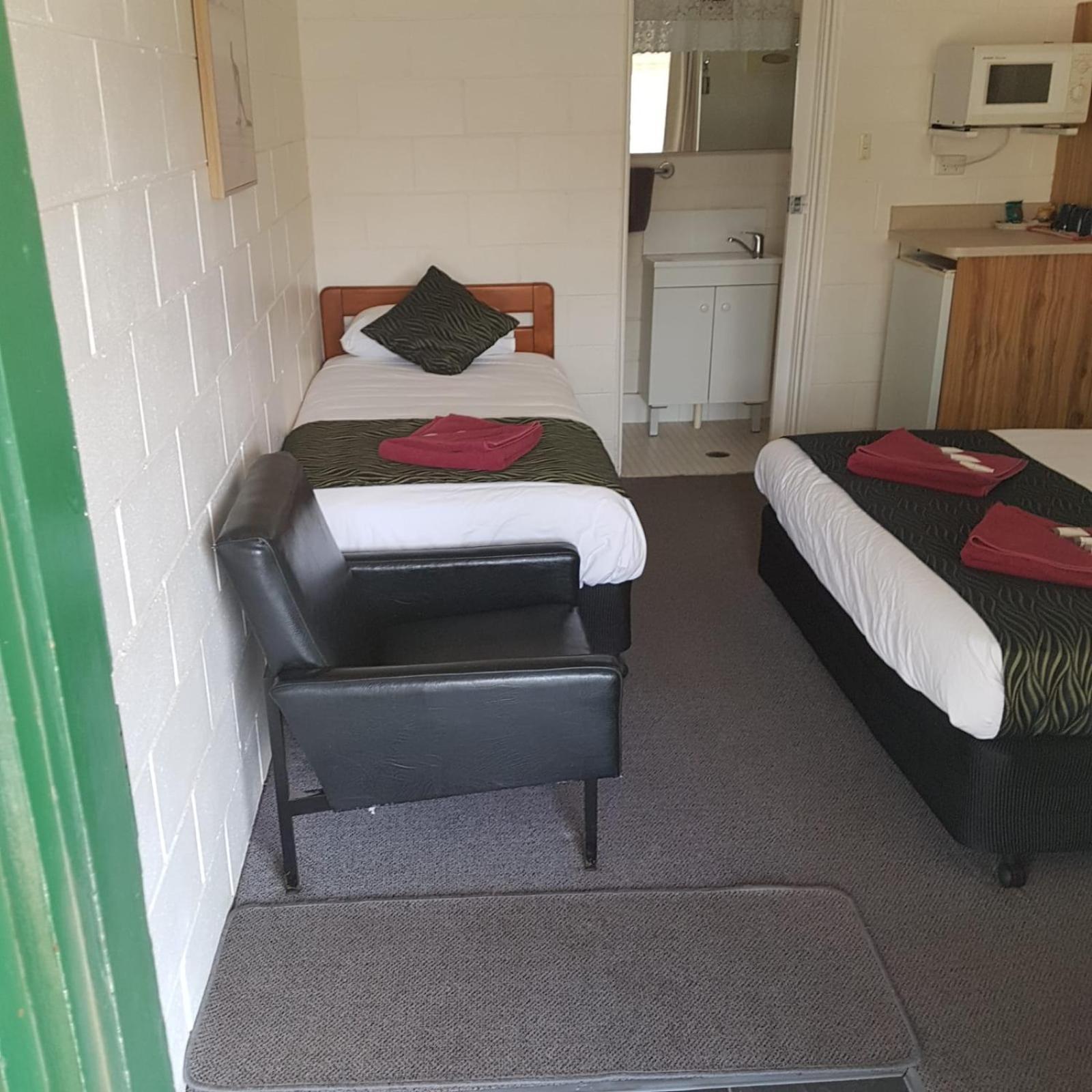 Golden Peak Motel Peakhill Peak Hill Esterno foto