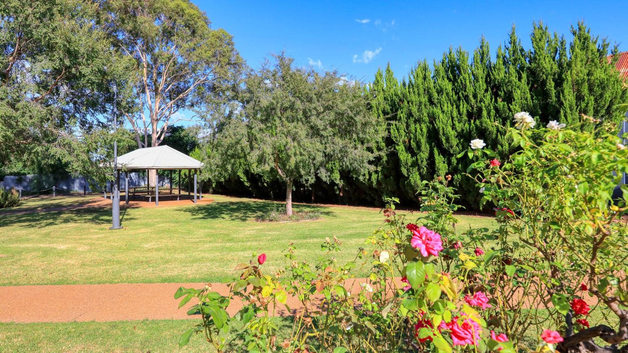 Golden Peak Motel Peakhill Peak Hill Esterno foto