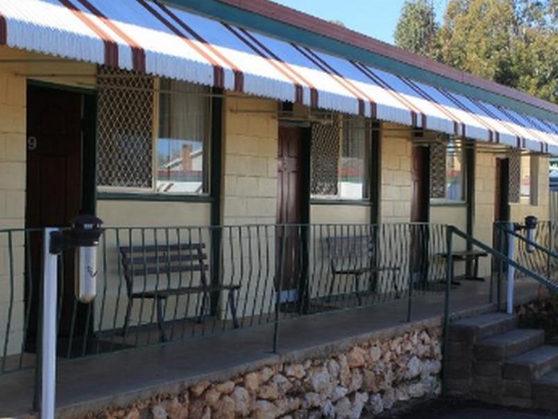 Golden Peak Motel Peakhill Peak Hill Esterno foto