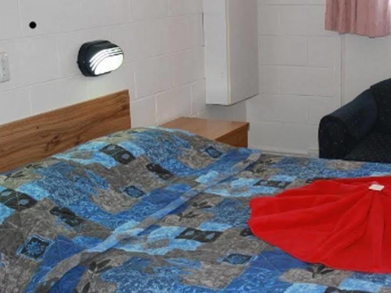 Golden Peak Motel Peakhill Peak Hill Esterno foto
