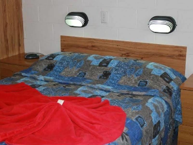 Golden Peak Motel Peakhill Peak Hill Esterno foto